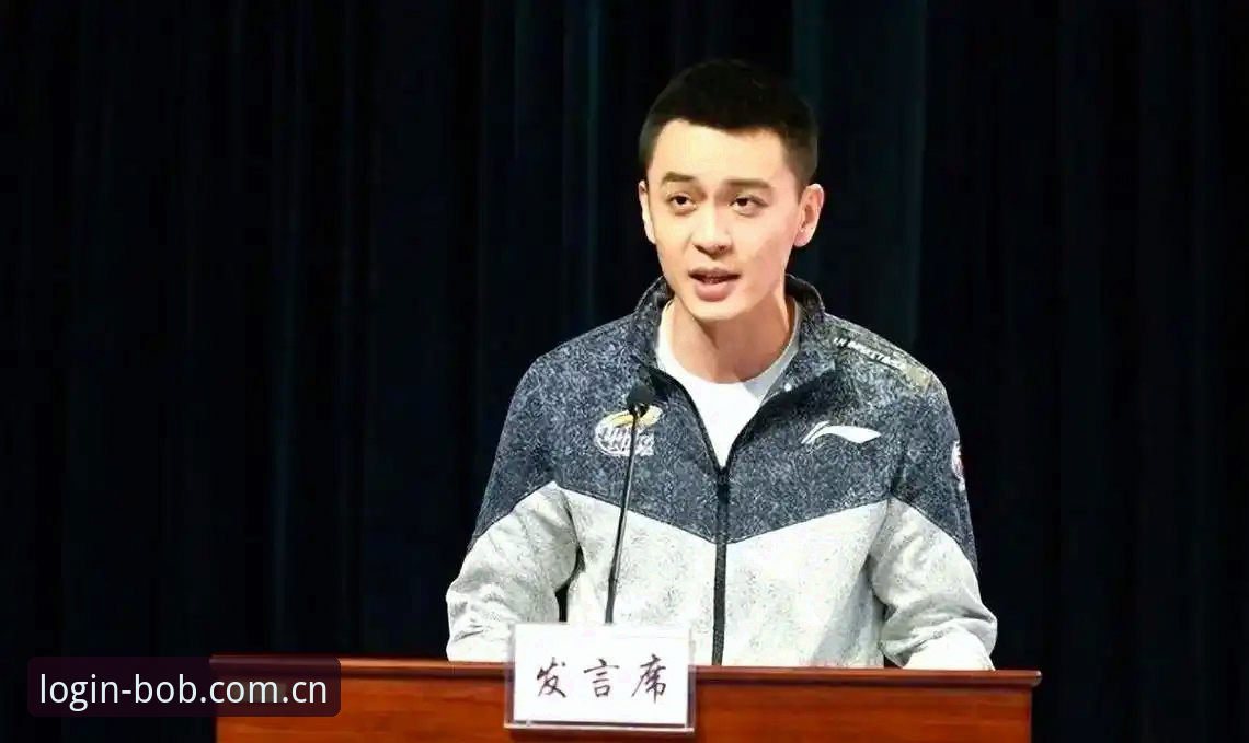 为什么杨鸣说C罗压力最大？这位篮球教练的足球分析靠谱吗？
